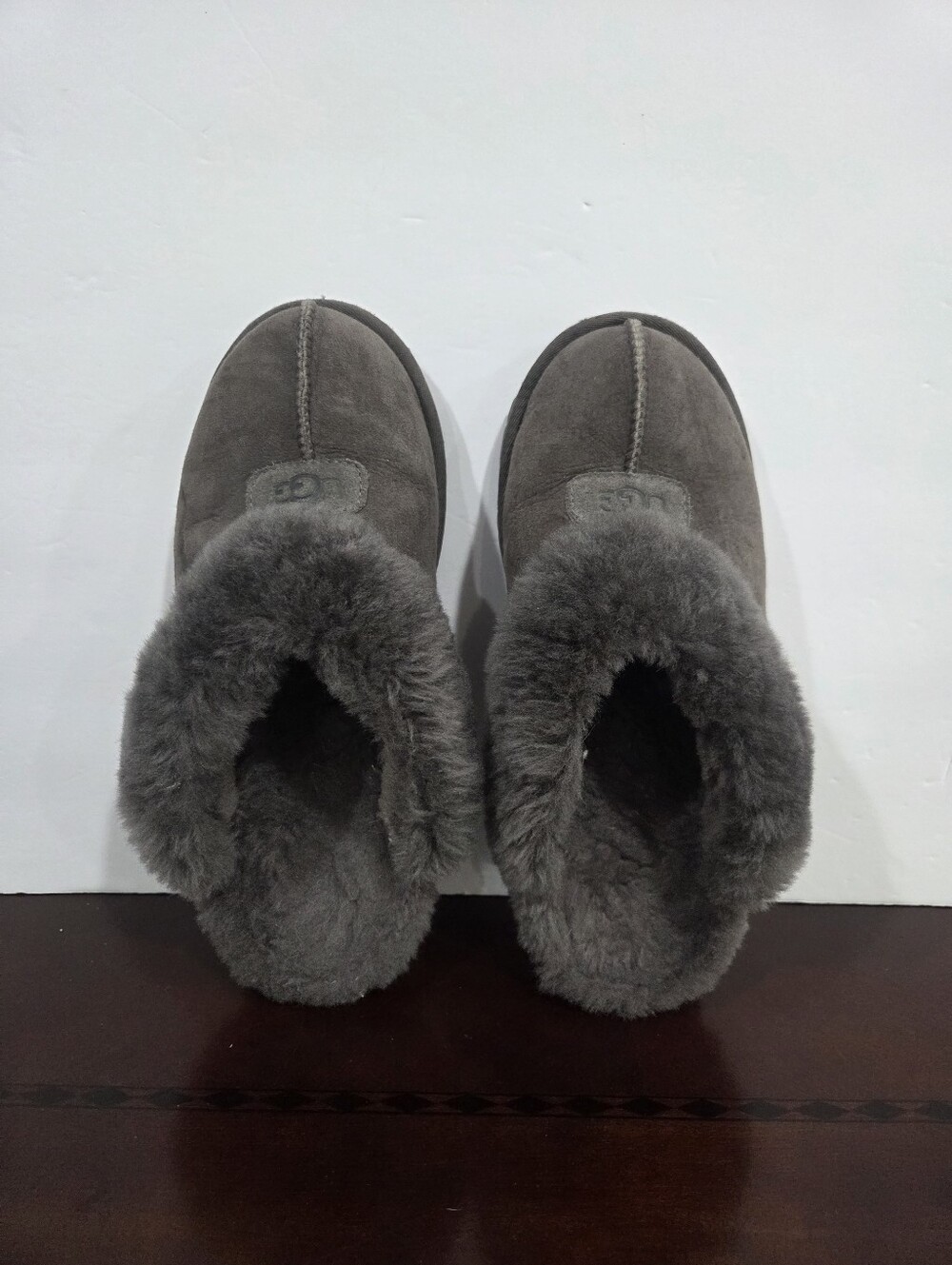 UGG Gray Shearling-Lined Slip-On Slippers Sz.9